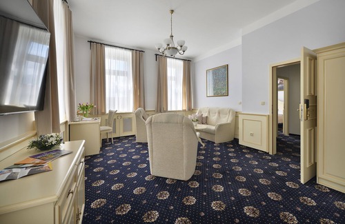 Hluboka nad Vltavou Hotel | Hotel Podhrad