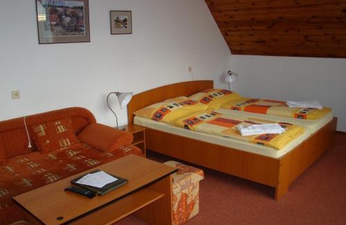 Milovy Hotel | Hotel Podlesí