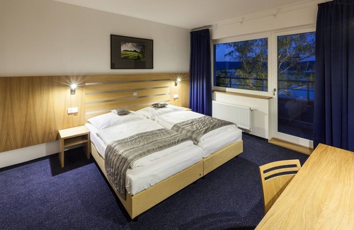 Stare Splavy Hotel | Hotel Port