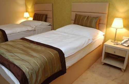 Vrable Hotel | Hotel Predium