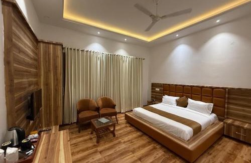 Gurdaspur Hotel | Hotel President Park