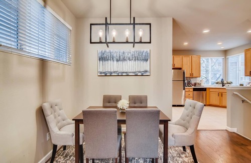 Sammamish House | ►Hotel Quality◄ Modern and Homey Tri Level Home!