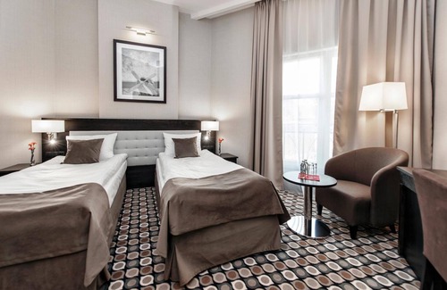 Swidnica Hotel | Hotel Red Baron