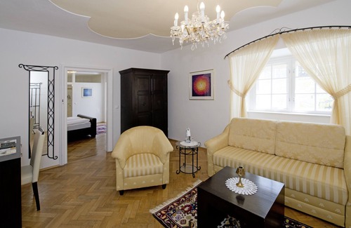 Halbturn Hotel | Hotel & Restaurant Knapppenstöckl