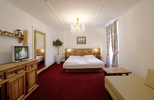 Halbturn Hotel | Hotel & Restaurant Knapppenstöckl