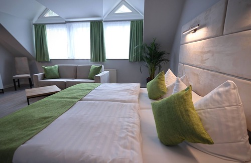 Woltersdorf Hotel | Hotel & Restaurant Kranichsberg