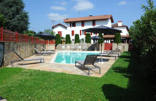 Itxassou Hotel | Hotel Restaurant Txistulari