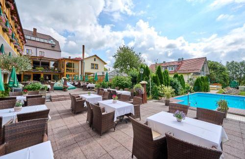 Windorf Hotel | Hotel Restaurant Zum Goldenen Anker mit Hallenbad & Wellnessbereich