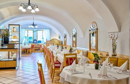 Windorf Hotel | Hotel Restaurant Zum Goldenen Anker mit Hallenbad & Wellnessbereich