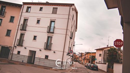 Latisana Hotel | Hotel Ristorante Cigno - Camere and Aparthotel