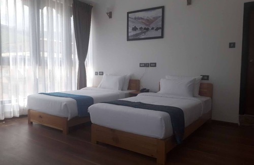 Khuruthang Hotel | Hotel River Valley