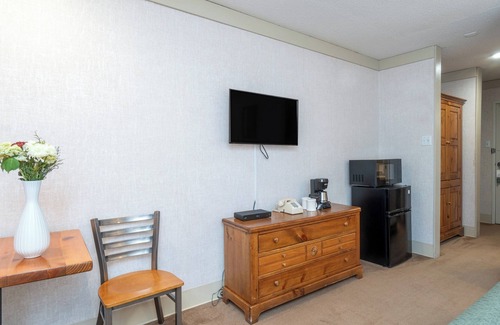 Telluride Hotel | Hotel Room With Two Twin Beds at the Mountainside Inn