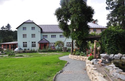 Kunstat Hotel | Hotel Rudka