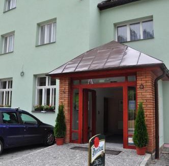 Kunstat Hotel | Hotel Rudka