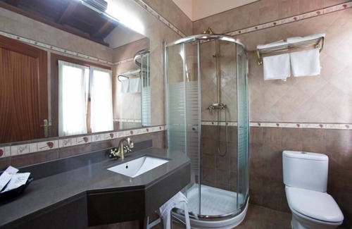 San Julian de Musques Hotel | Hotel Rural Las Palmeras Muskiz