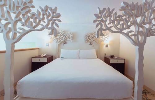 Downtown Syracuse Hotel | Hotel Skyler Syracuse Tapestry Collection by Hilton