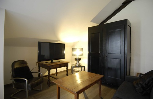 Vetraz-Monthoux Hotel | Hotel Suite with Mont-Blanc view at 15 mn of Geneva center