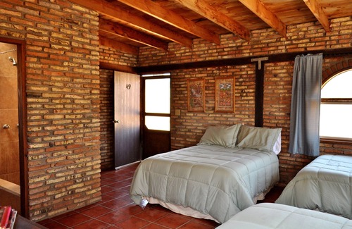 Ensenada Hotel | Hotel that accommodates 6 people