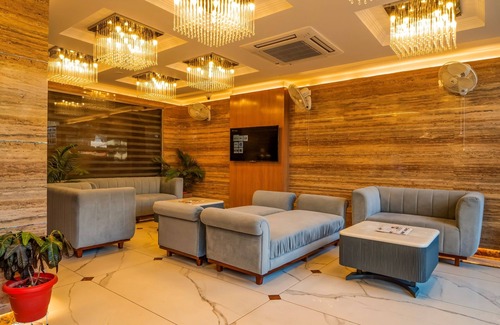 Katra Hotel | Hotel The Grand Dewan