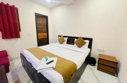Janakpuri Hotel | Hotel Three Stay - Near Dilli Haat Janakpuri