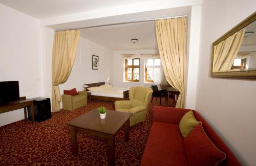 Kromeriz Hotel | Hotel U Zlatého kohouta