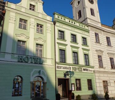 Hradec Kralove Hotel | Hotel Vacek Pod Věží