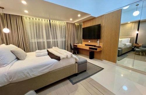 Bonifacio Global City Apartment | Hotel Vibe Condo at Uptown Parksuites BGC