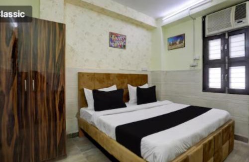Sector 27 Hotel | Hotel Vista 18 Inn Couple Friendly