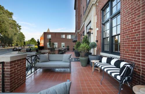 Farmville Hotel | Hotel Weyanoke