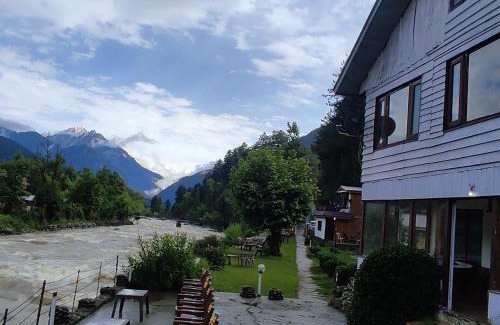 Laripora Hotel | Hotel White House