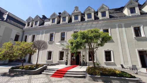 Lubliniec Hotel | Hotel Zamek Lubliniec