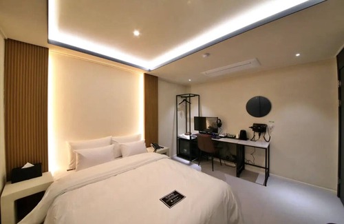 Bongmyeong-dong Hotel | HOTEL141