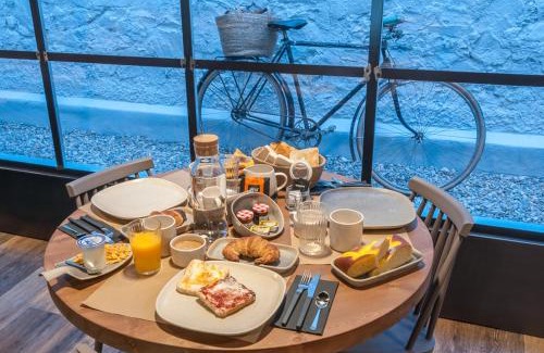 Sant Joan de Les Abadesses Hotel | Hotelet de Sant joan