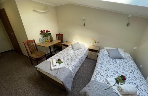Raszyn Bed & Breakfast | Hotelik Gold