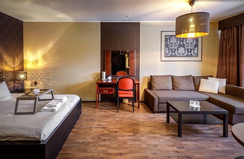Karhula Hotel | Hotelli Leikari