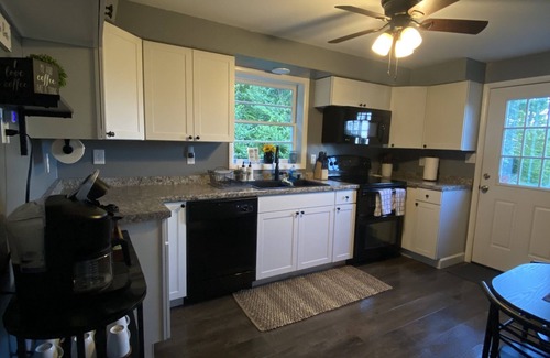 Linden House | π₯ Hottub + π friendly + ποΈ view + Wineries