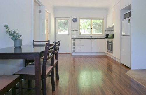 Bright Cabin | HOUGHS CABIN : Bright