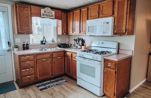 Houghton Lake Cottage | Houghton Lake Lakeview/Gazebo/Firepit/Kayak/SUP, A/C/Lake Access/Trails