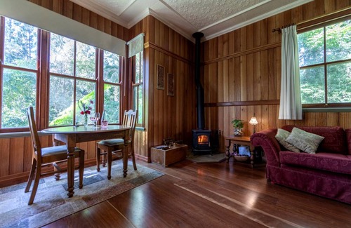 Mount Glorious House | House ∙ 1 bedroom ∙ 2 guests