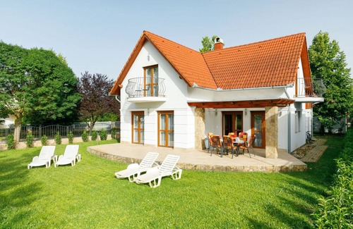 Balatonoszod House | House ∙ 1 bedroom ∙ 10 guests