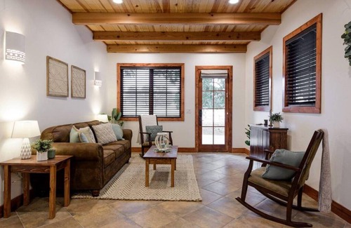 Waco House | House ∙ 1 bedroom ∙ 4 guests