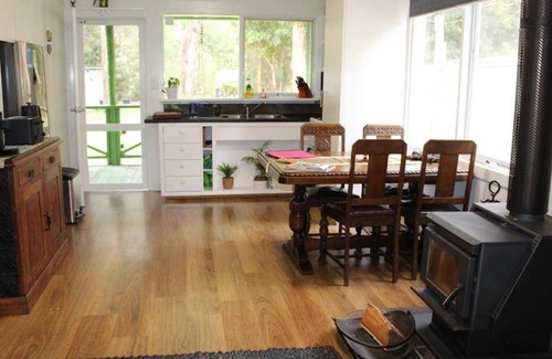 East Warburton House | House ∙ 2 bedrooms ∙ 4 guests