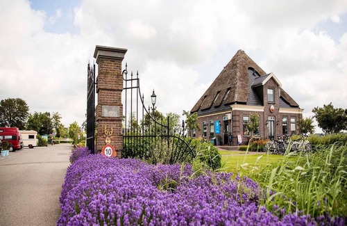 Berkhout House | House ∙ 2 bedrooms ∙ 4 guests