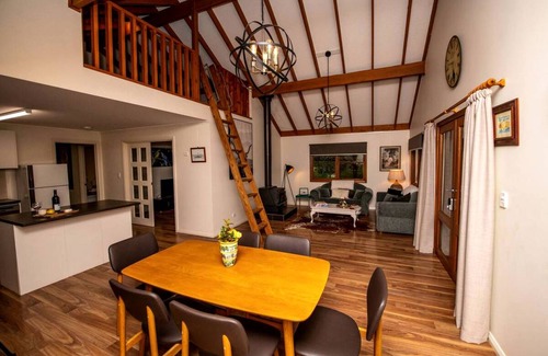 Eurunderee House | House ∙ 2 bedrooms ∙ 4 guests