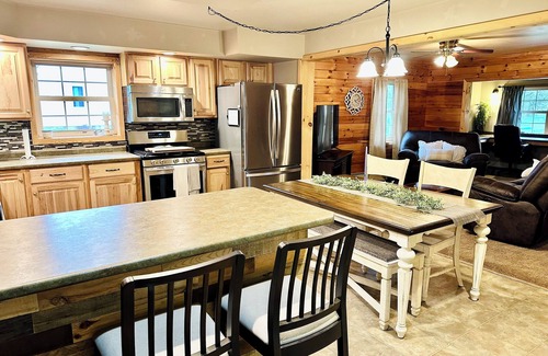 St. Marys House | House 20 Minutes from Elk Viewing and 5 Minutes from Local Restaurants!