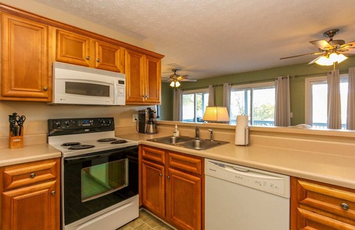 Leesburg House | House # 26 Bay Bungalow (pet friendly) Lake View