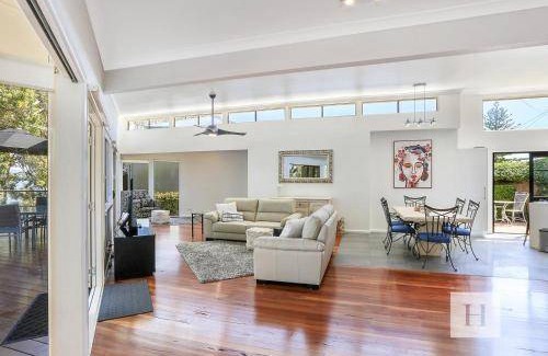 Summerland Point House | House ∙ 3 bedrooms ∙ 6 guests