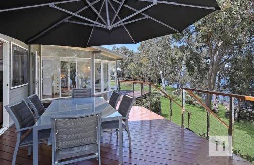 Summerland Point House | House ∙ 3 bedrooms ∙ 6 guests