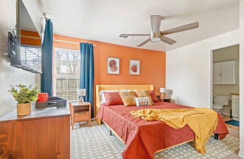 Old East Dallas House | House ∙ 3 bedrooms ∙ 8 guests