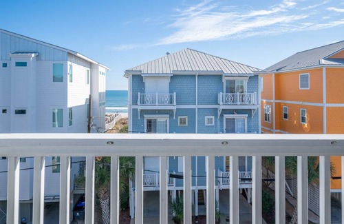 Carolina Beach House | House ∙ 3 bedrooms ∙ 8 guests